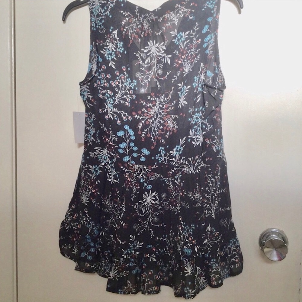Hinge Ruffle Peplum Top - Picture 7 of 9